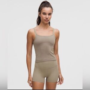 NWT Lululemon Ebb to Street Scoop-Neck Cropped Tank
Top B/C Cup Size 4